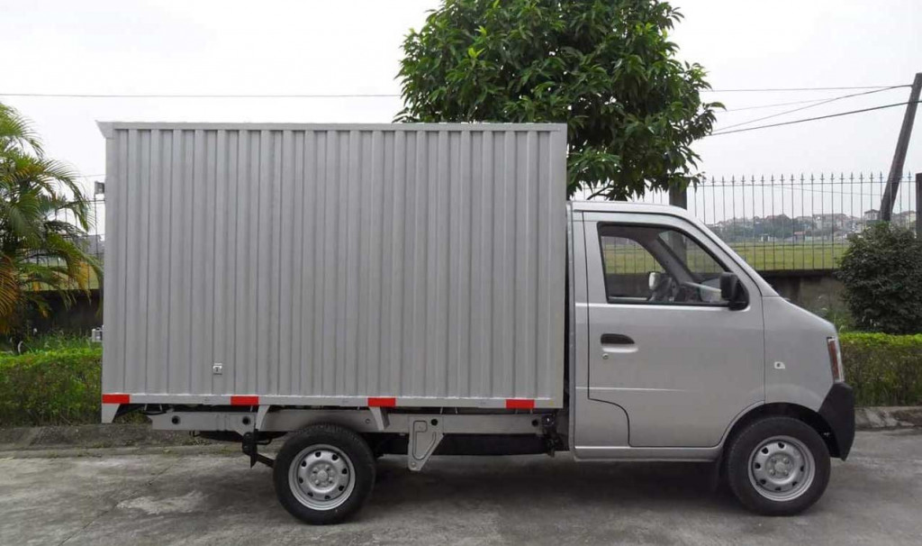 Xe tải Dongben 790kg thùng kín composite